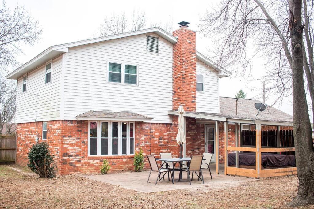 Ranch Style Home 4 Min 2 PW Merc - B&B