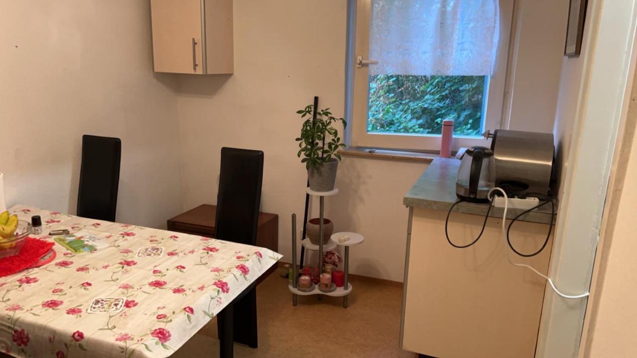 Dein Privat Zimmer in meiner Wohnung - Ferienwohnung Freiburg im Breisgau