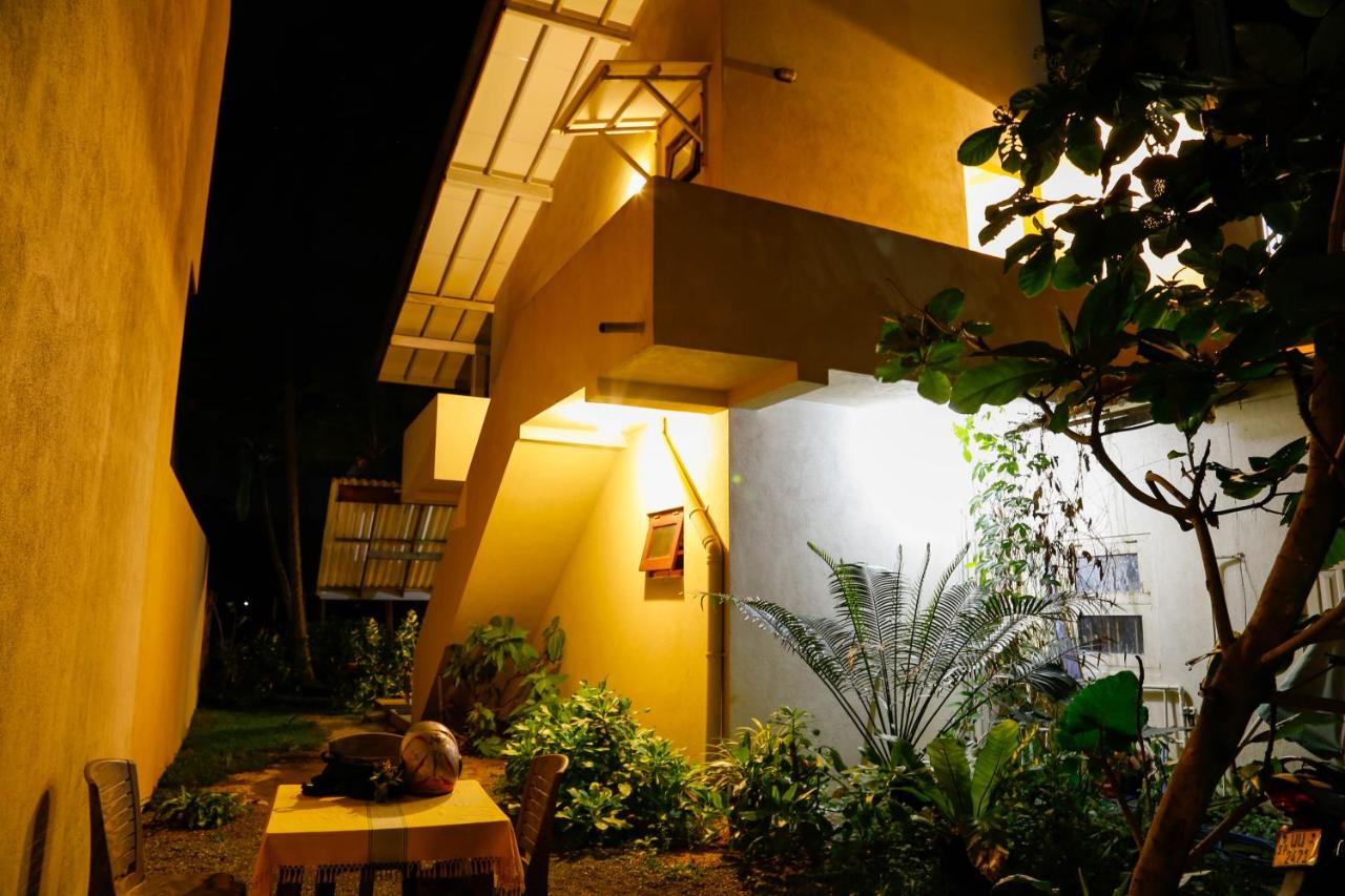 Starfish Homestay - B&B Hikkaduwa