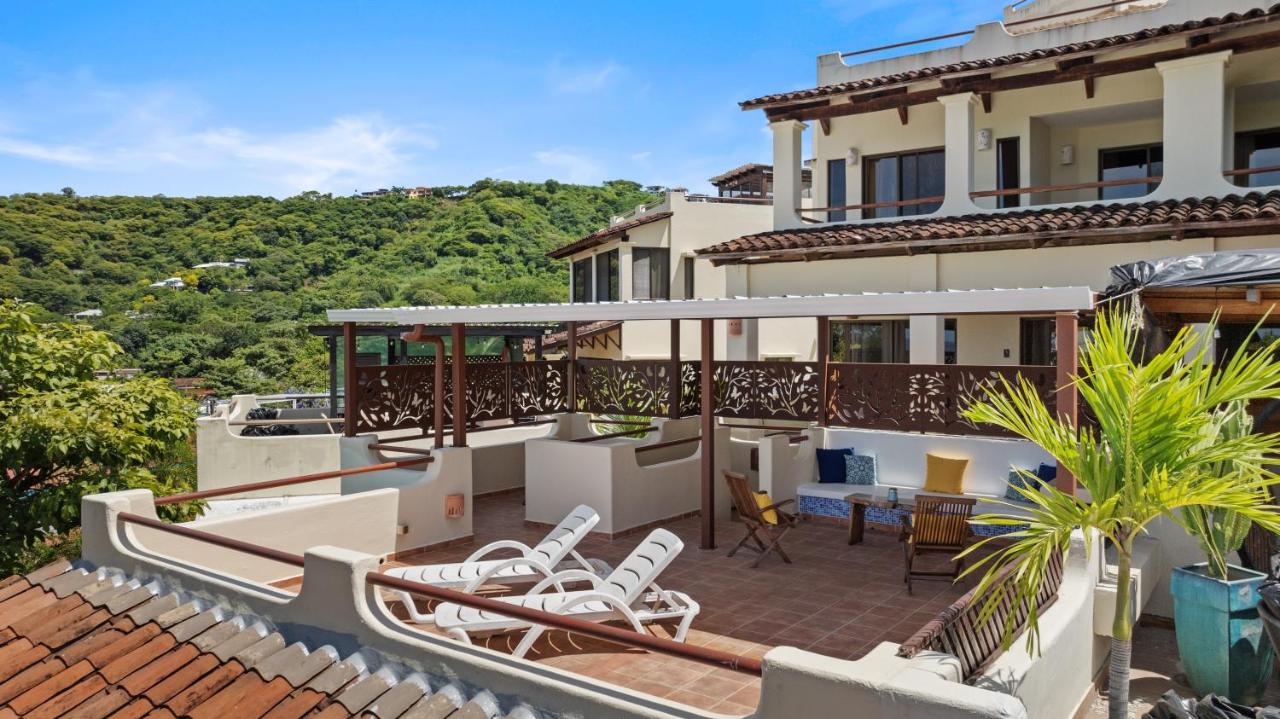 Sunshine Escape with a Rooftop Patio - B&B Coco, Sardinal