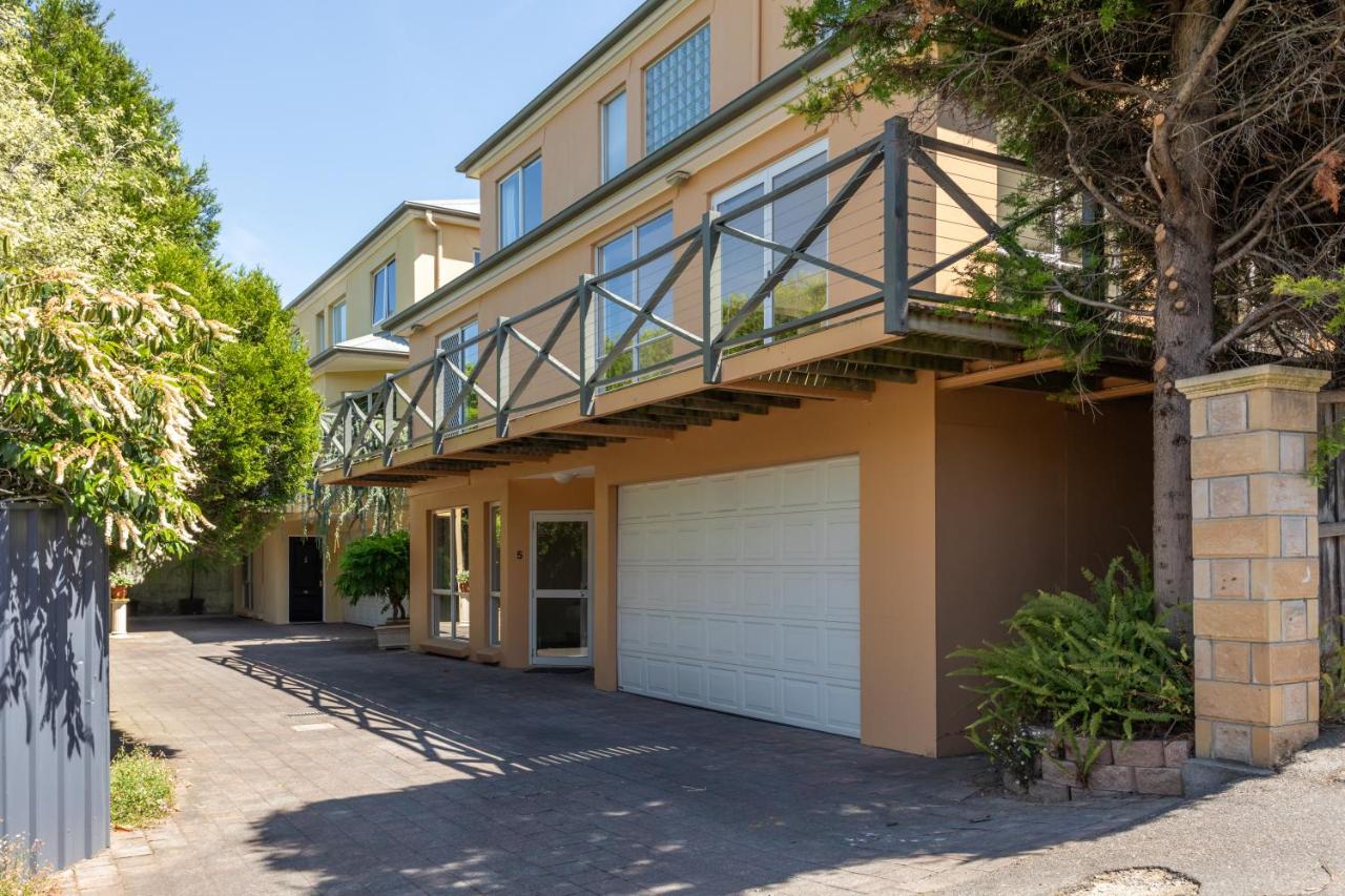 Tokenburg Townhouse - Bed and Breakfast Launceston