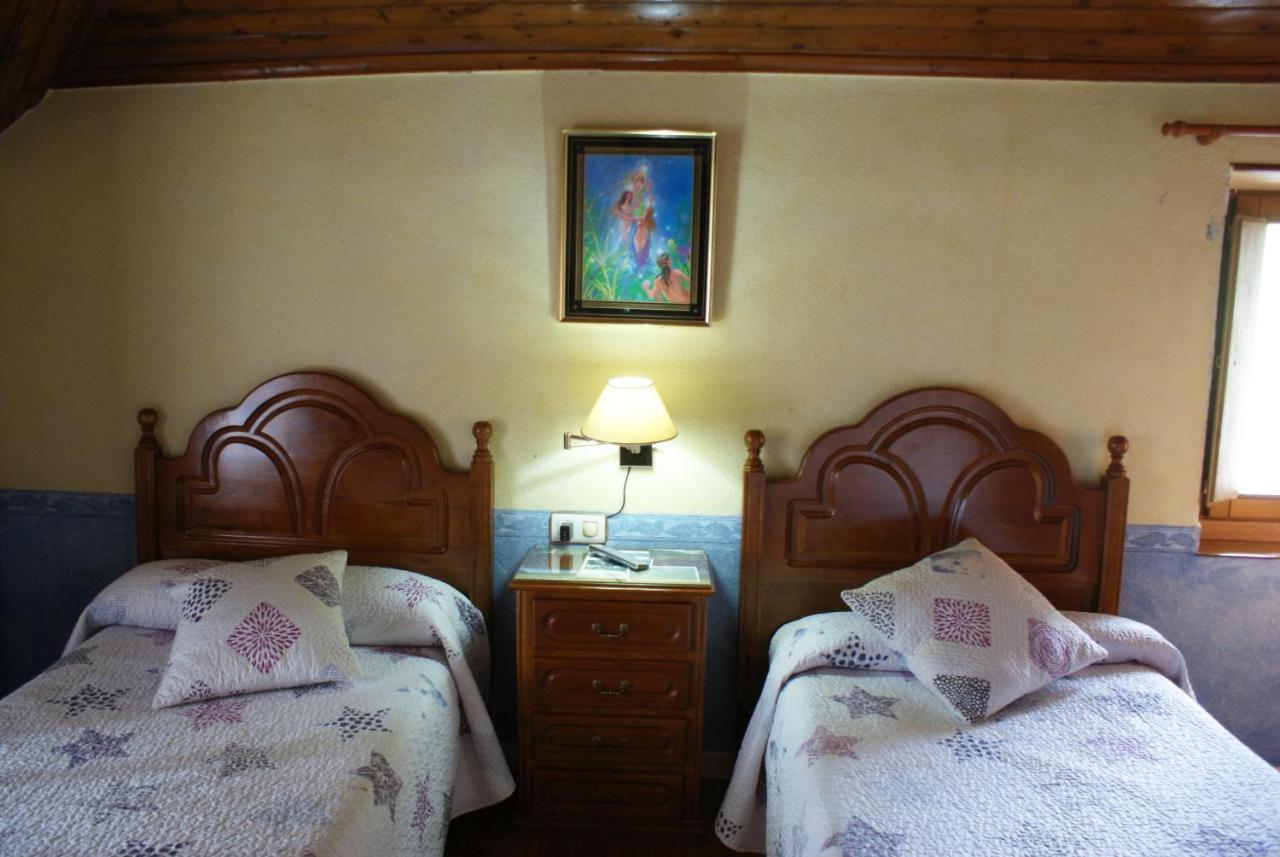 Twin Room with Private Bathroom
