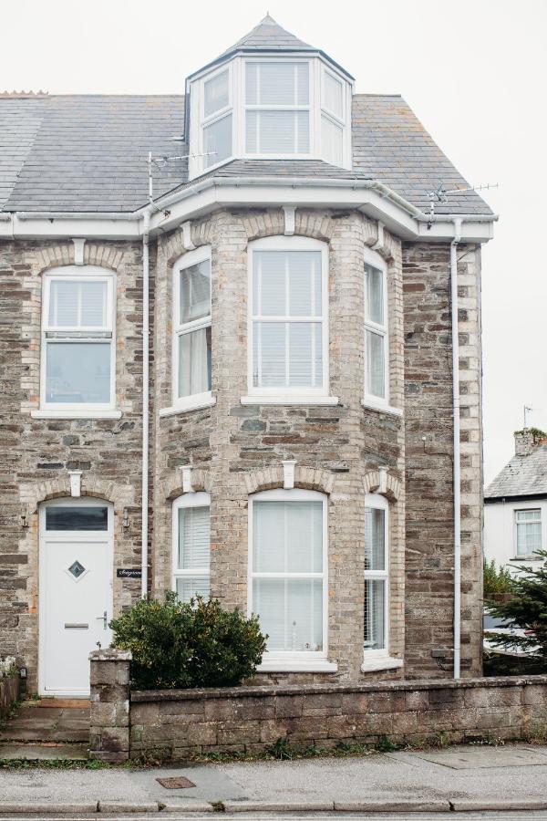 Coastal Inspired Seaview Flat - B&B