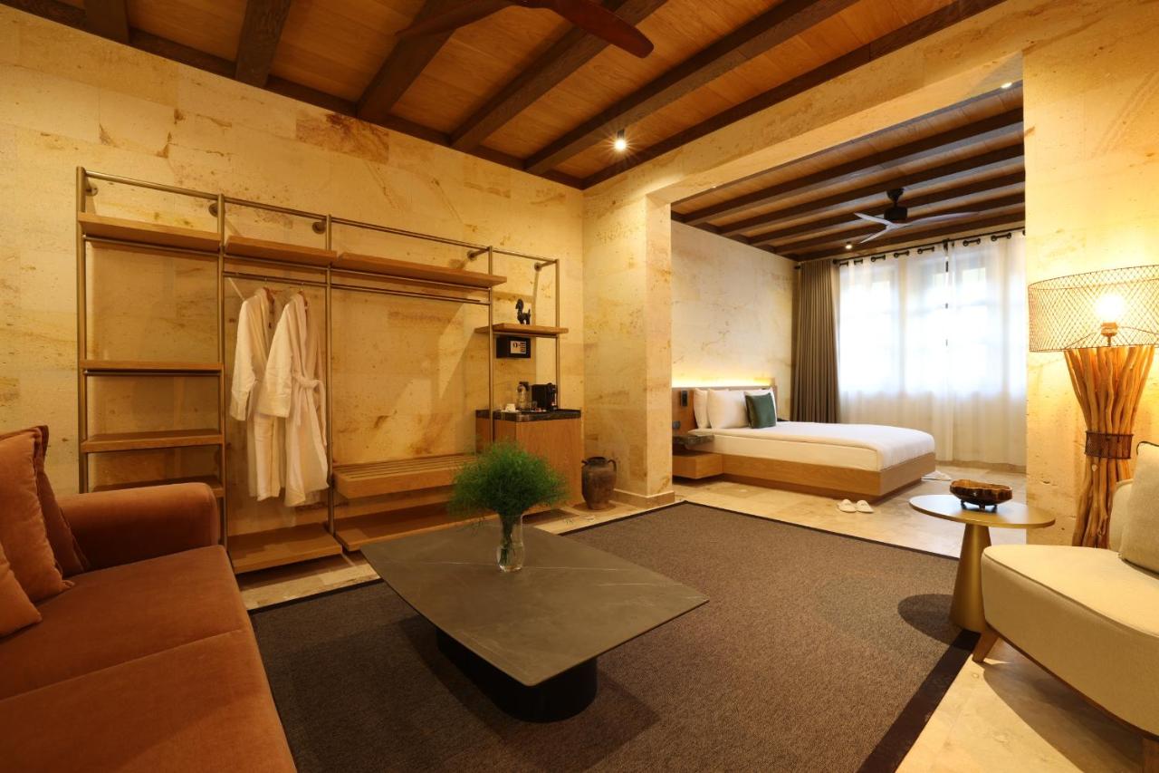 King Room with Balcony