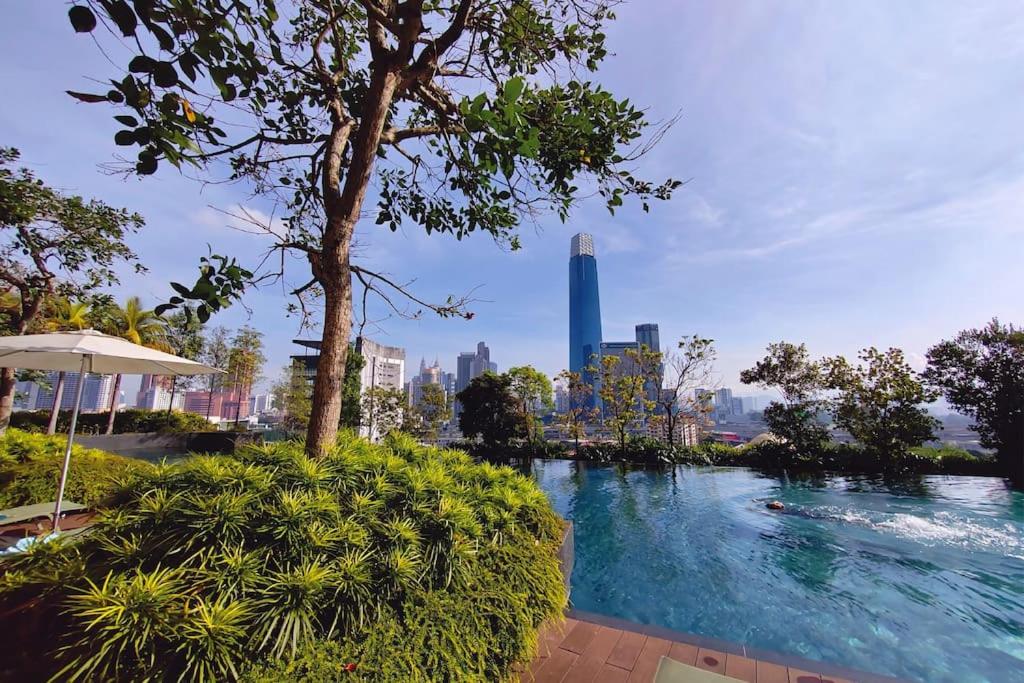 Continew TRX Luxurious 2 Bedrooms 2 Baths Balcony - B&B Kuala Lumpur