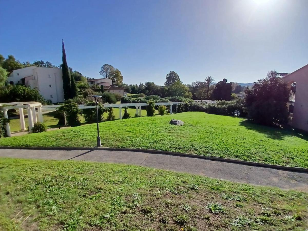 Appartement Grimaud bord de mer - B&B