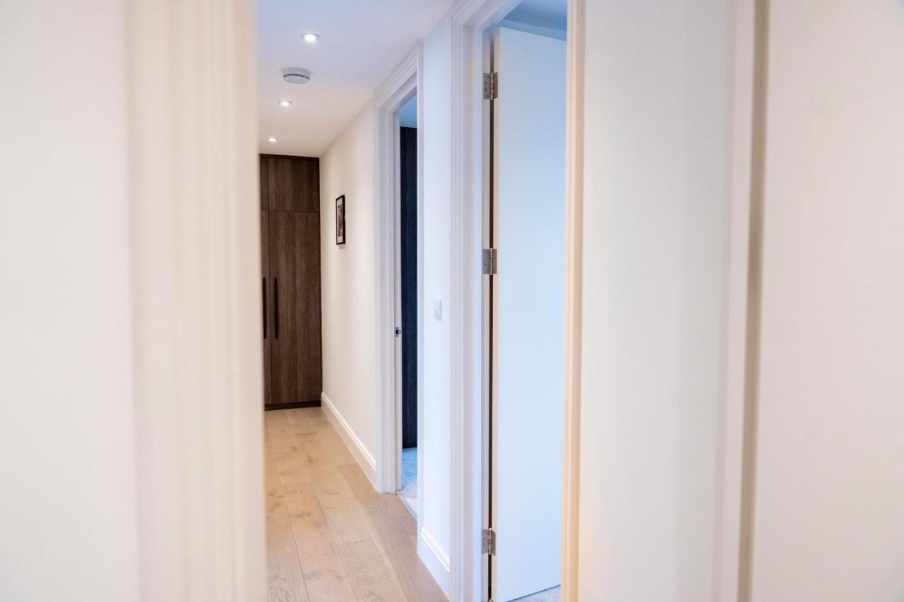 Spacious 2-Bed flat in Brixton with Private Terrace - Ferienwohnung London