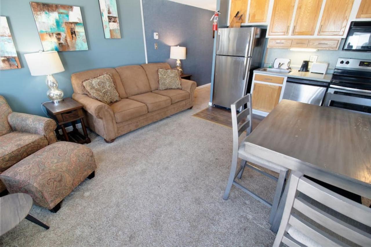 ML176 1st Floor Mountain View Wi-Fi Parking Next to Village and Slopes - Ferienwohnung Snowshoe