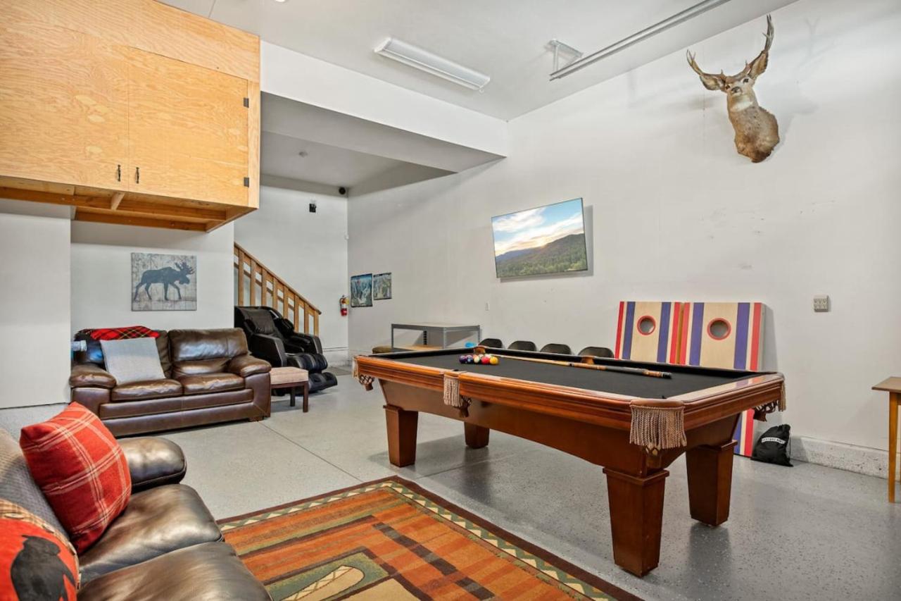 Enchanting Snow Escape with Hot Tub - Chambres d'hôtes Big Bear Lake