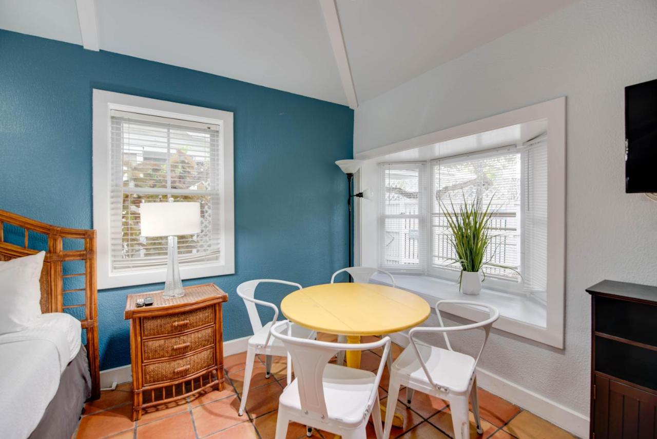 Ibis Suite - Southernmost Sanctuary - B&B Key West