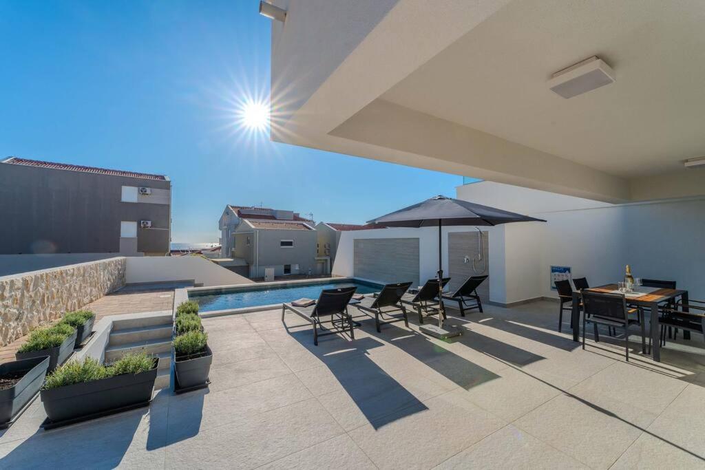 Villa Nova Excellence 2, villa with private pool - Chambres d'hôtes Novalja