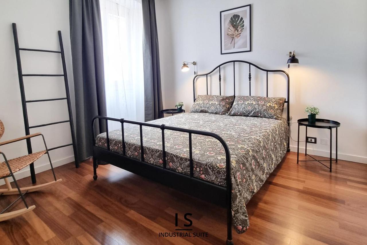 Industrial Suite in Pedestrian Zone - Fast WiFi -10 min to Piazza Unità' - B&B Trieste