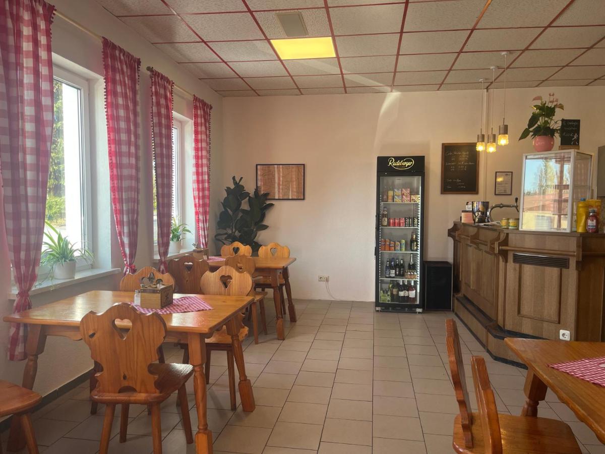 Truckcenter Fehrbellin an der A24 - B&B