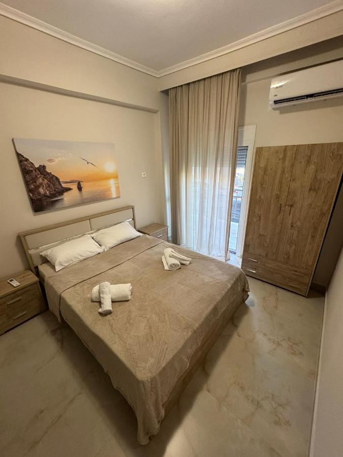 Samaras luxurious apartment - B&B Néa Moudhaniá