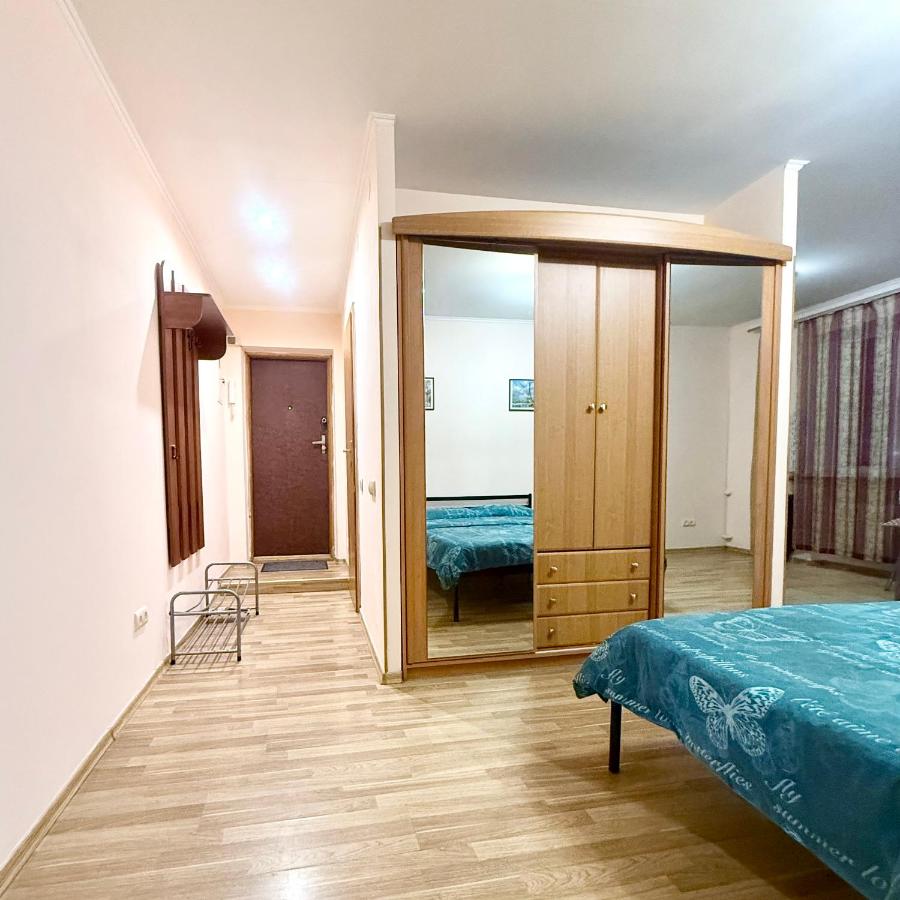 Studio-apartment near Ocean Plaza - B&B Kyiv