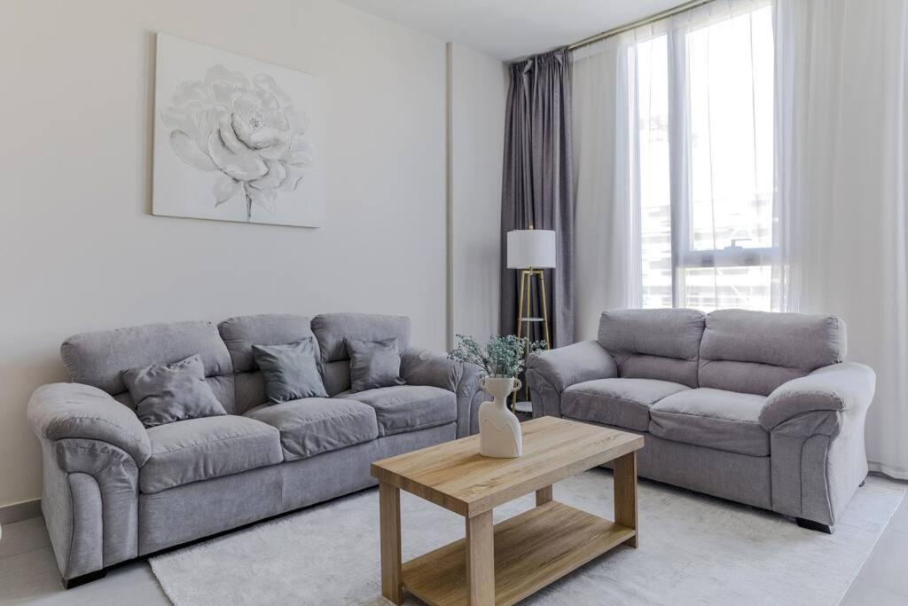 Sahab - Solo 1BR Apt in Al Jada - B&B