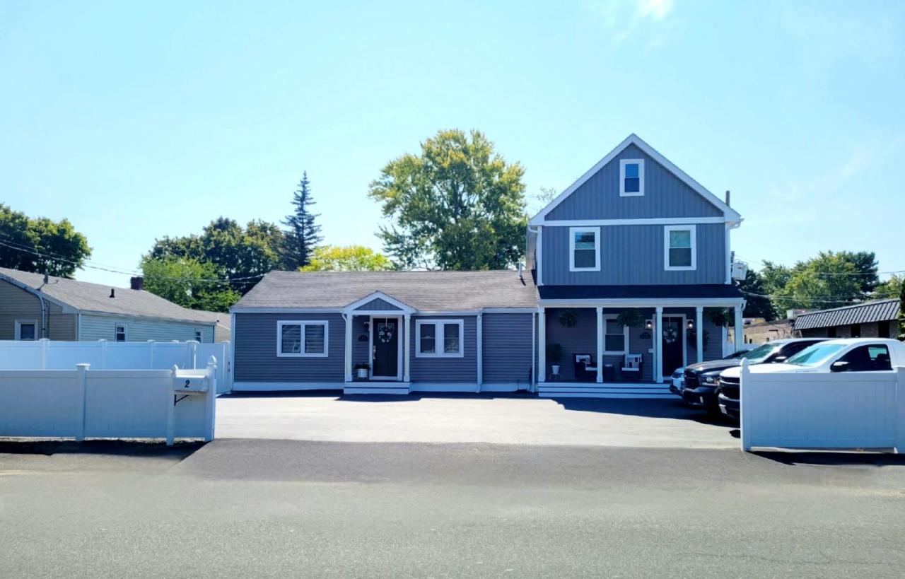 Cozy house, close to downtown Danvers - B&B
