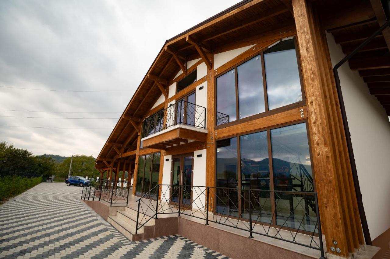 Pensiunea Subcarpati - B&B Călimăneşti