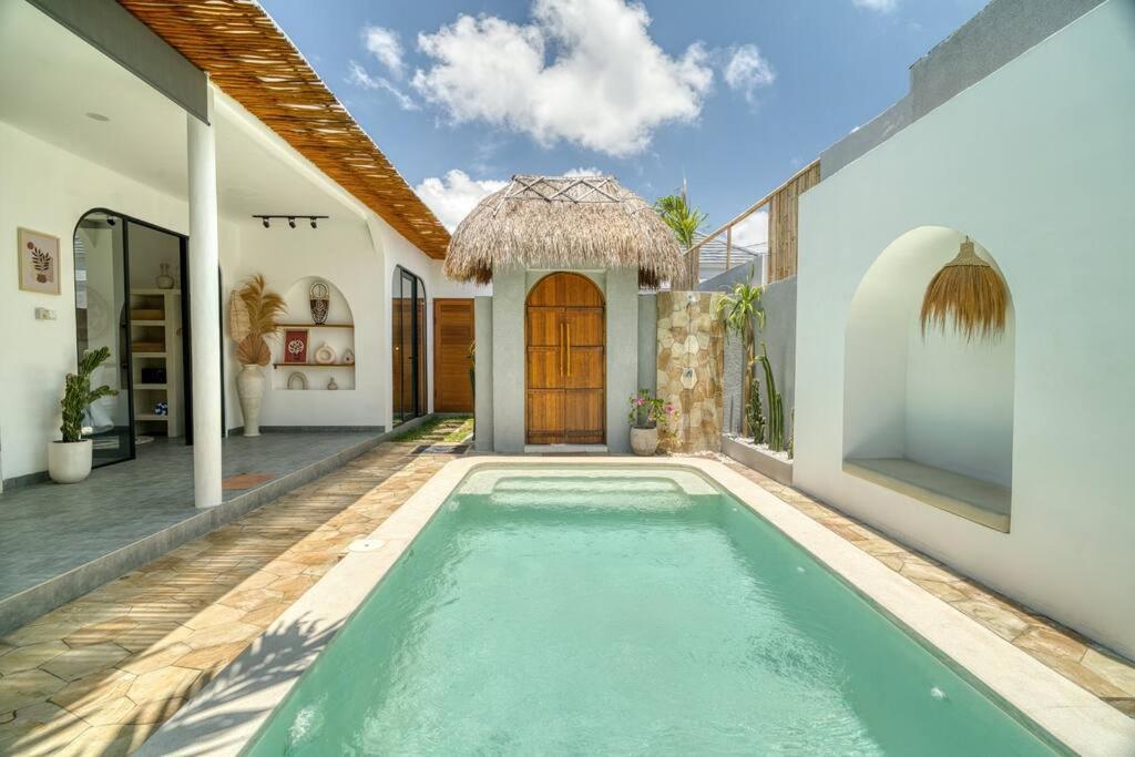 Brand New 2 Bedroom in Uluwatu - Fesyaderazka Villa - B&B Uluwatu