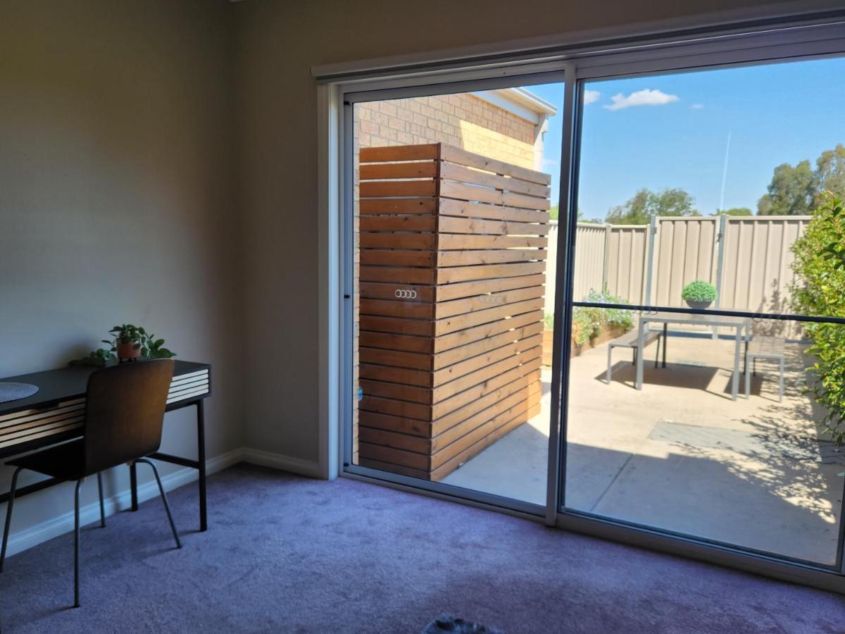 Spacious 2 Storey Family Home - B&B