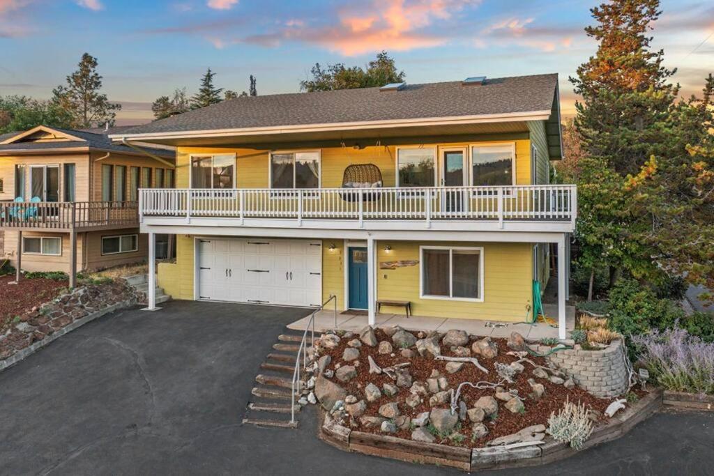 The Golden Hour On Klamath Lake - B&B