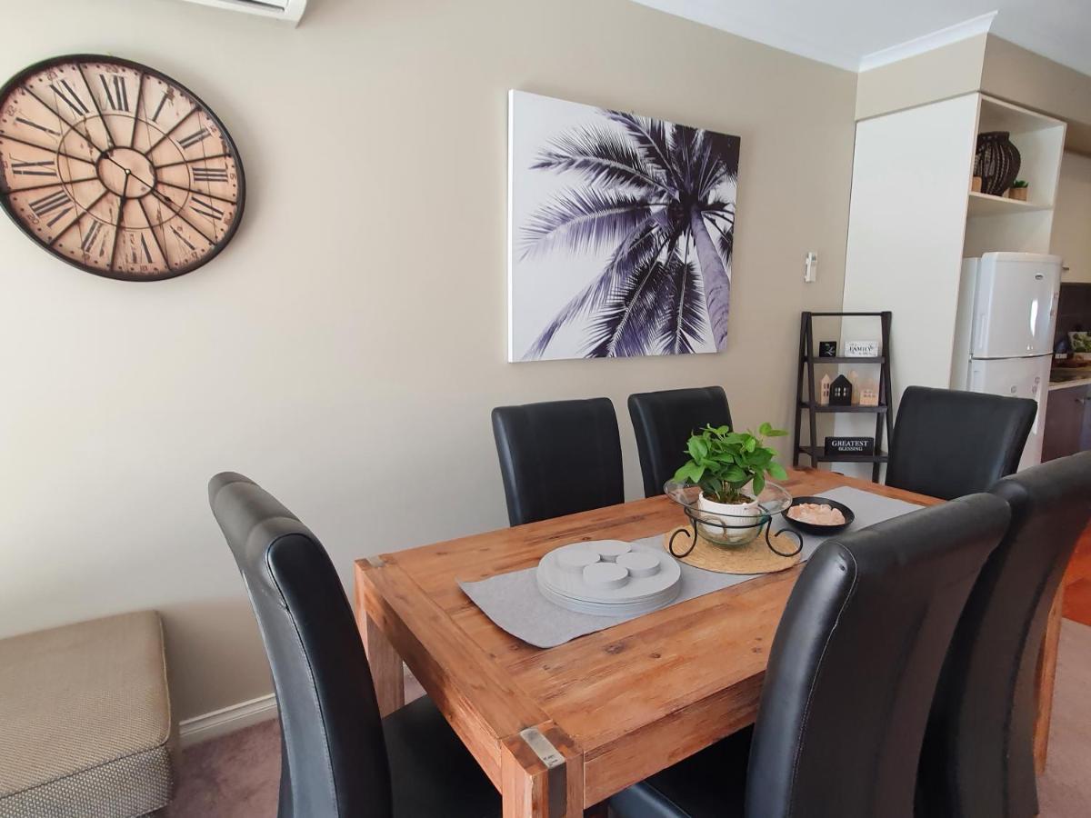 Lbarza Luxury 3BR 2 Bath 2 Storey Townhouse near lake - Chambres d'hôtes Shepparton