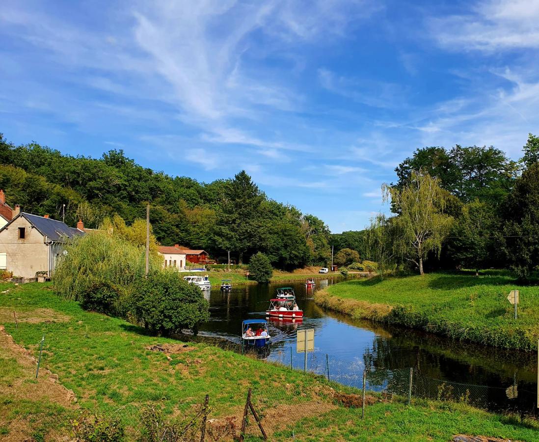 Gîte 16 écluses canal du Nivernais - B&B