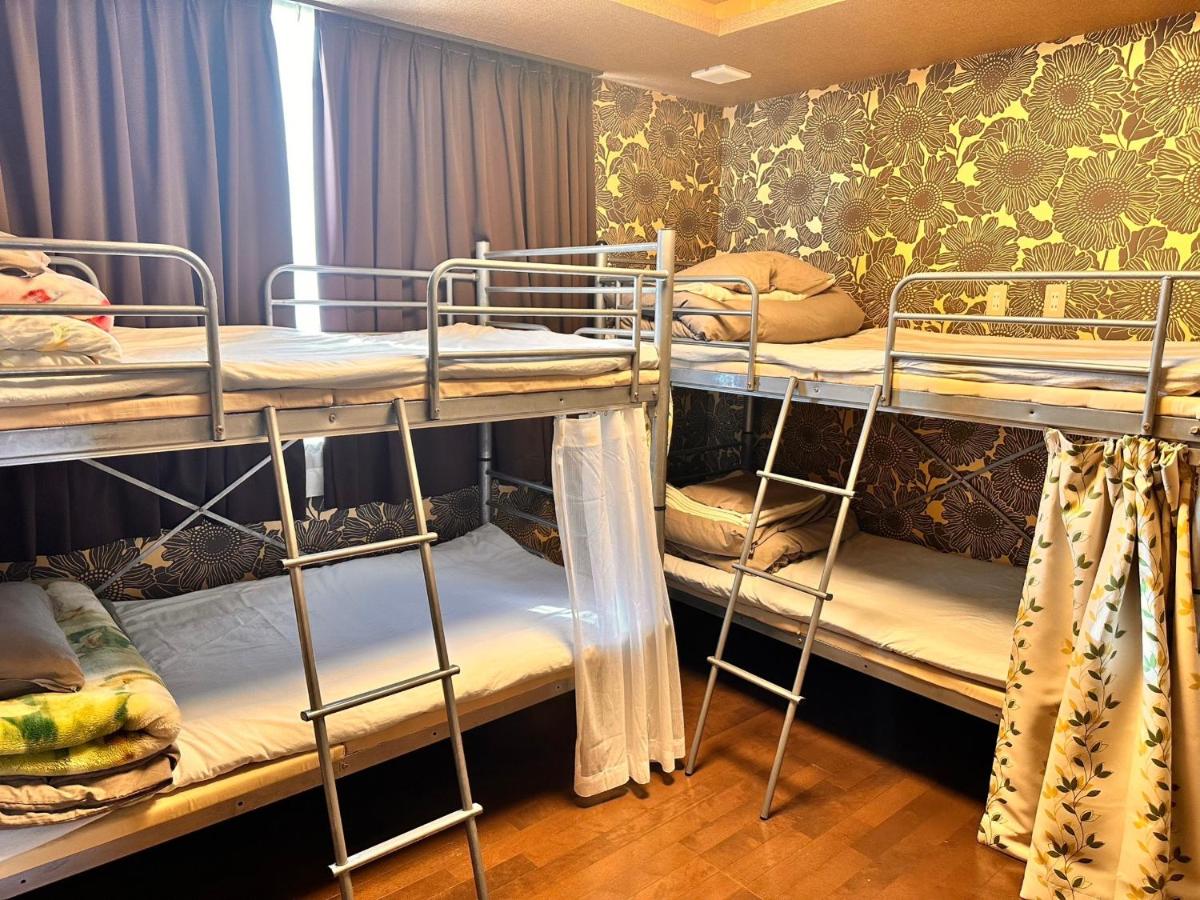 Bunk Bed in Mixed Dormitory Room