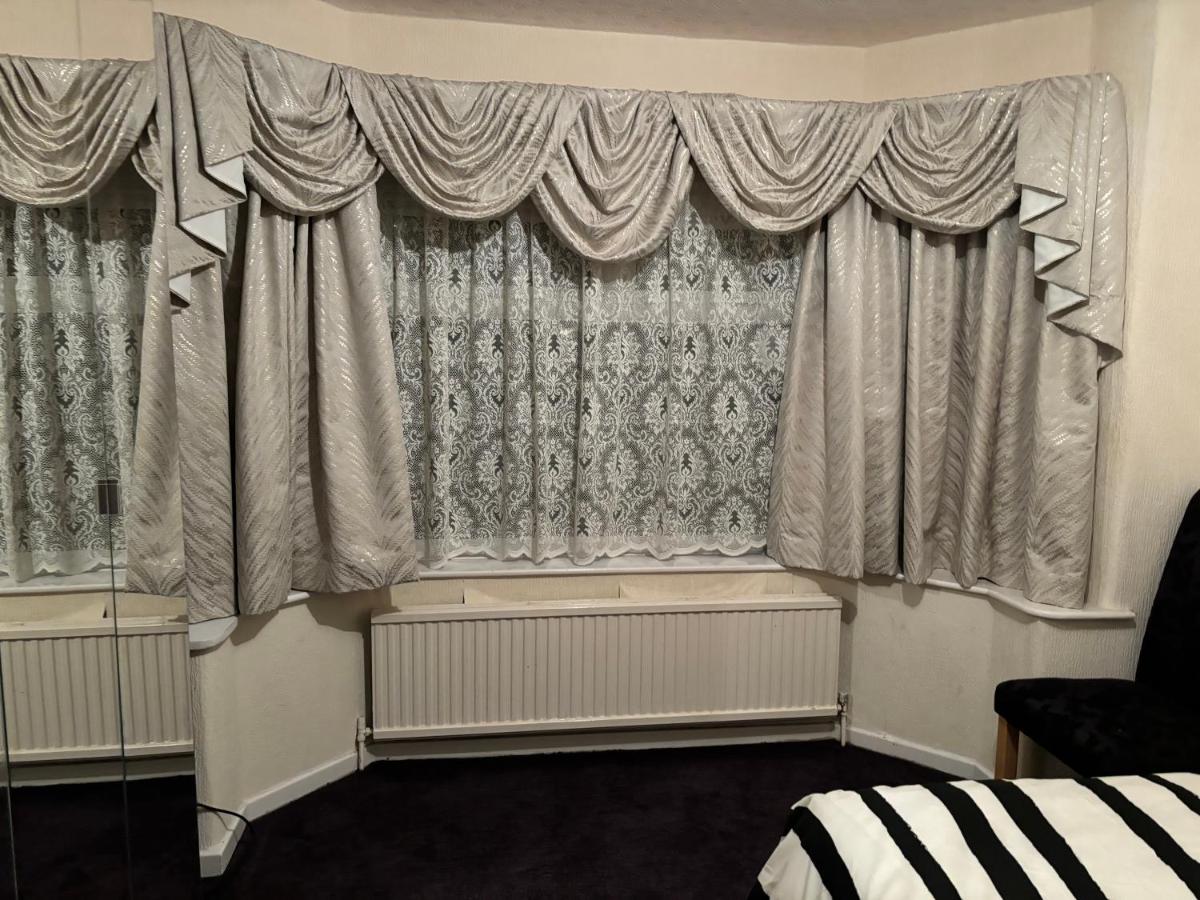 King Bedroom with a Private Bathroom in a Quiet Area - B&B