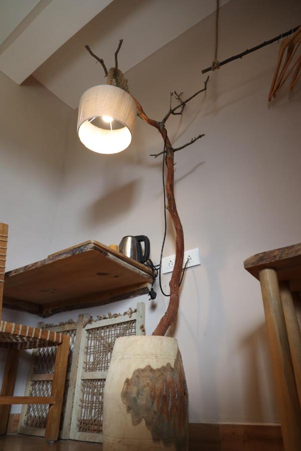 Earthy room - THHPSOCIETY - THE HUMAN HAPPINESS PROJECT - B&B