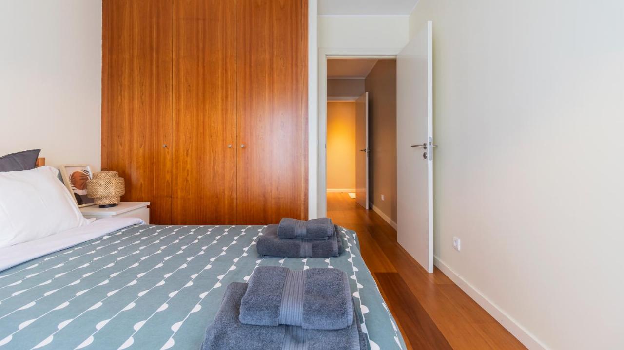 Apartamento com varanda e garagem - Ferienwohnung Porto