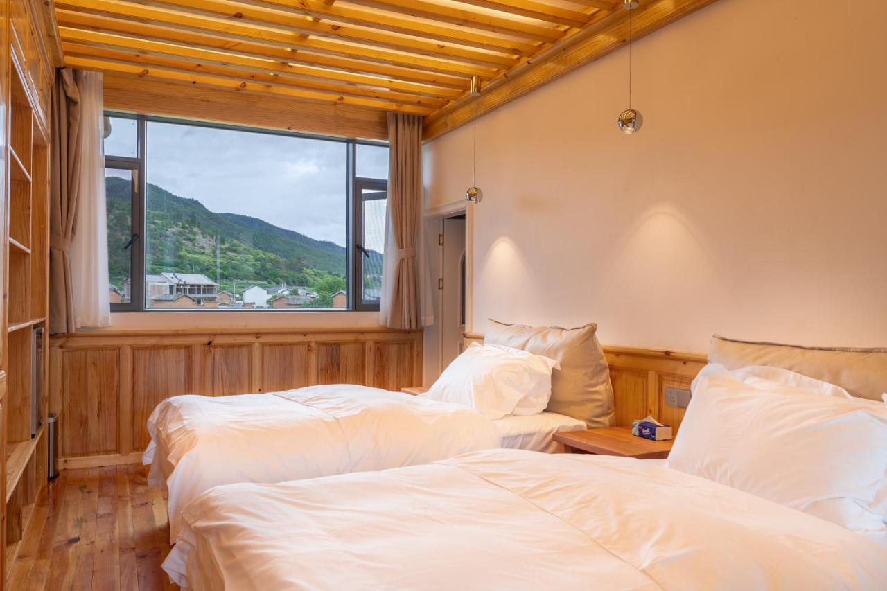 Familiensuite mit Balkon