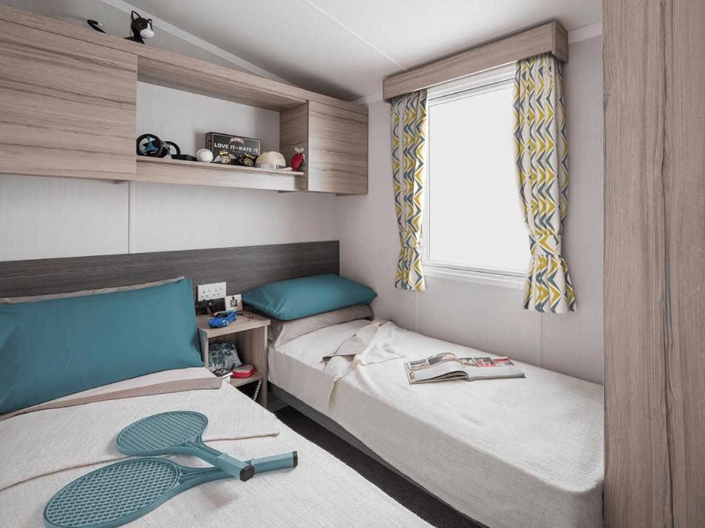 Sage Caravan 3 with Pets Welcome at Thurston Manor Leisure Park - B&B
