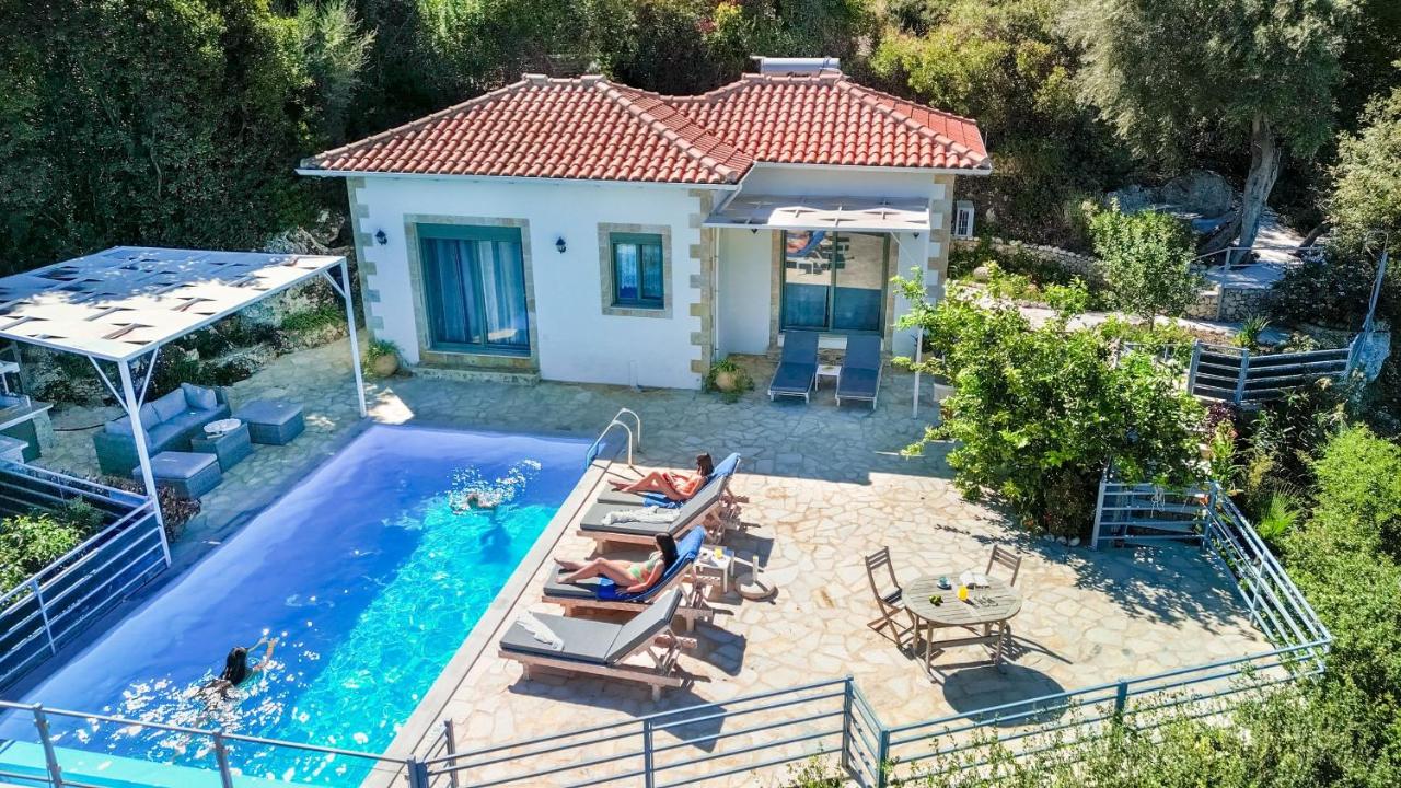 Aloni Villas Sea View - B&B