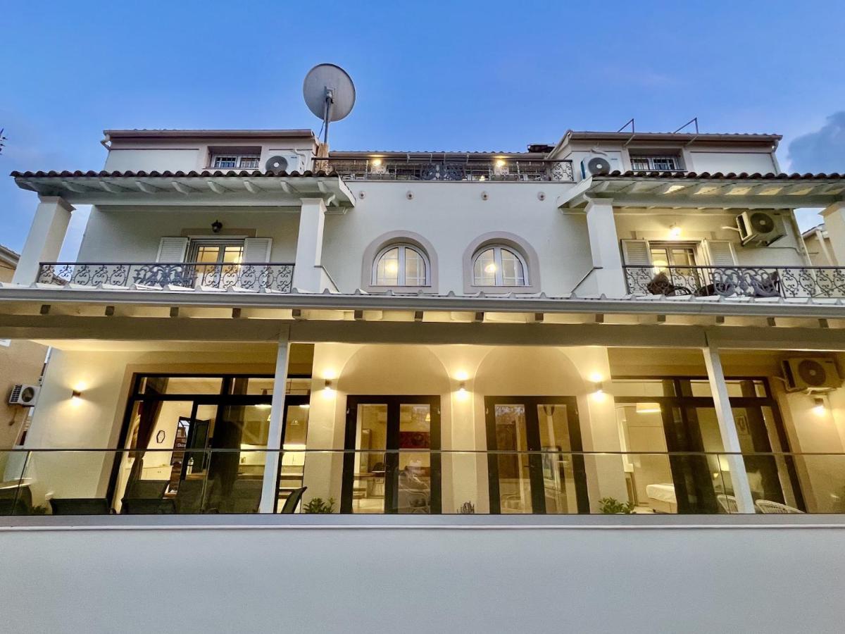 Villa Trousas Kassiopi with private pool by DadoVillas - B&B Kassiopi