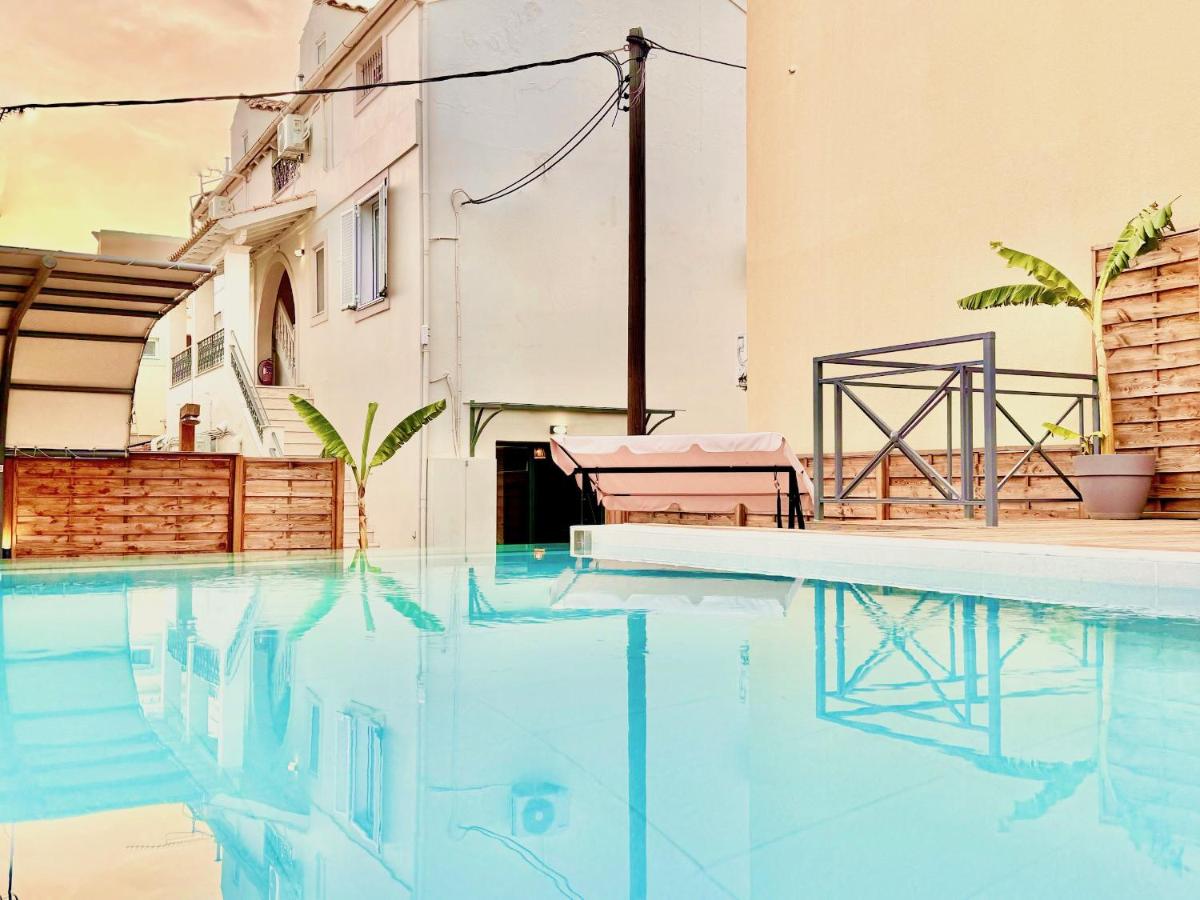 Villa Trousas Kassiopi with private pool by DadoVillas - B&B Kassiopi