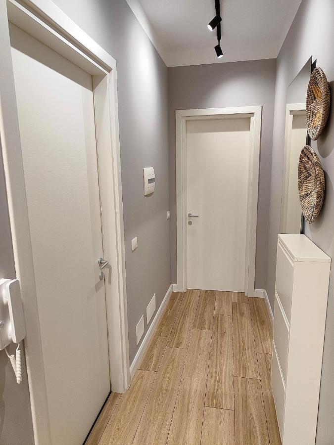 Tirana Premium Apartment with Parking - B&B