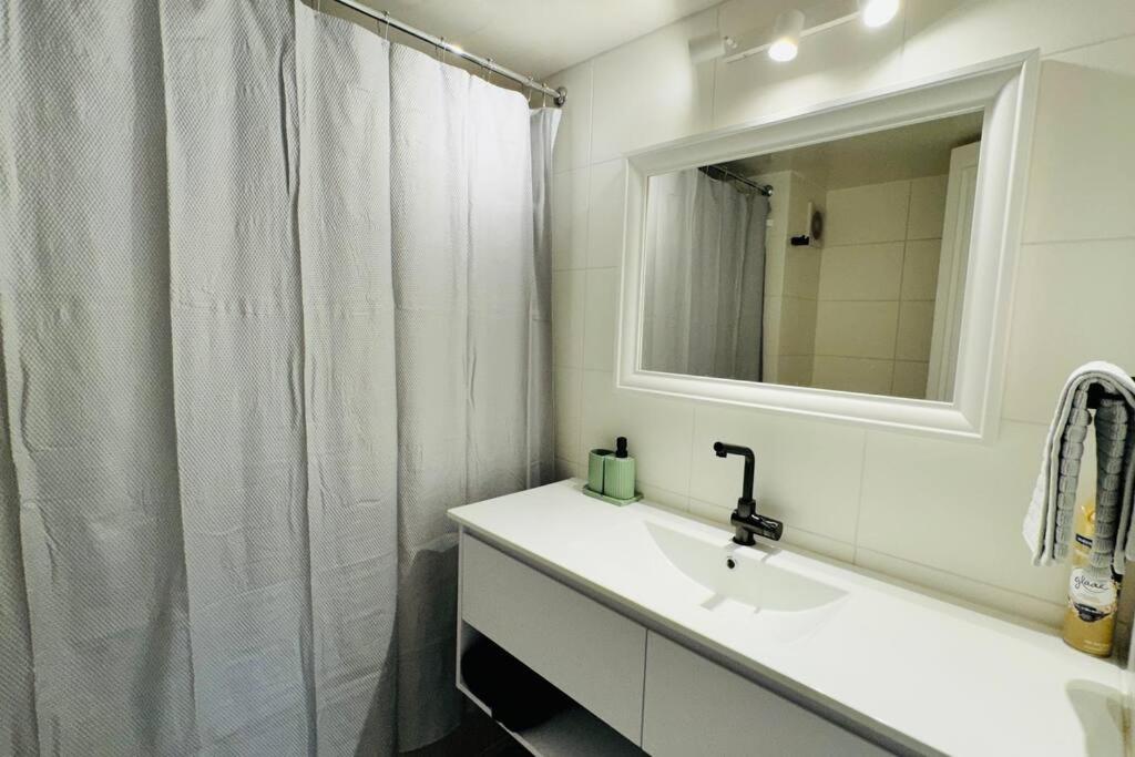Apartment Premium barrio el Golf - Costanera Center - B&B Santiago del Cile