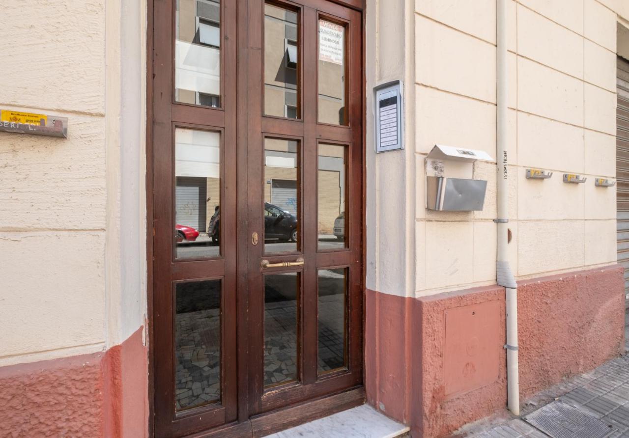 Casa Ofride -Centro-Poetto 10 min-Wi-Fi-Netflix - Ferienwohnung Cagliari