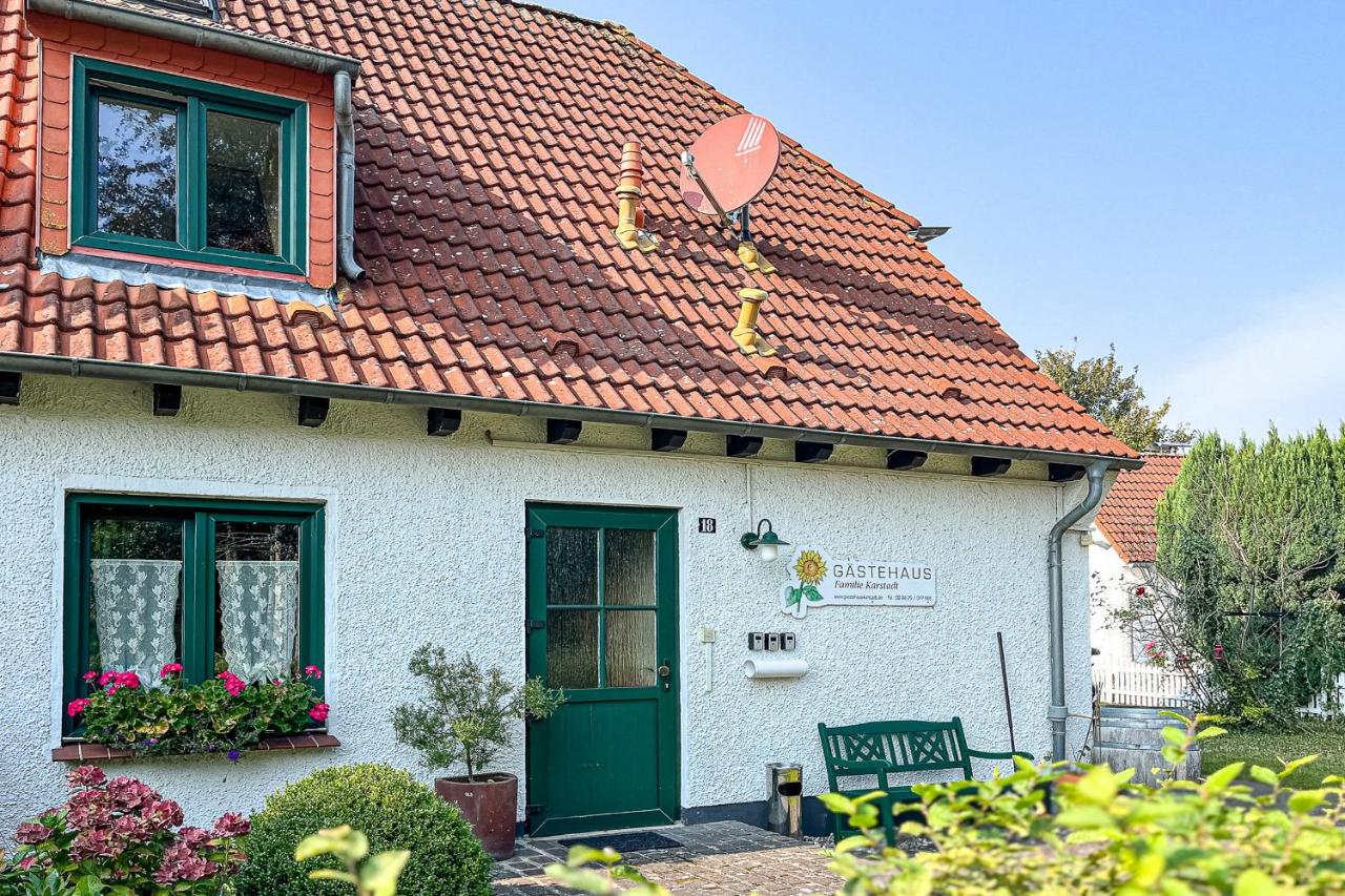 Gästehaus Karstadt Wohnung 02 - Gartenblick - B&B Ostseebad Boltenhagen