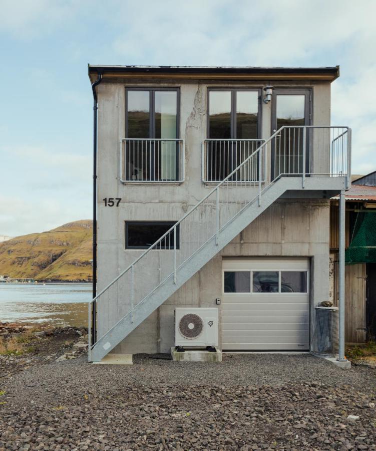 Charming Boathouse with Panoramic Fjord Views - Bed and Breakfast