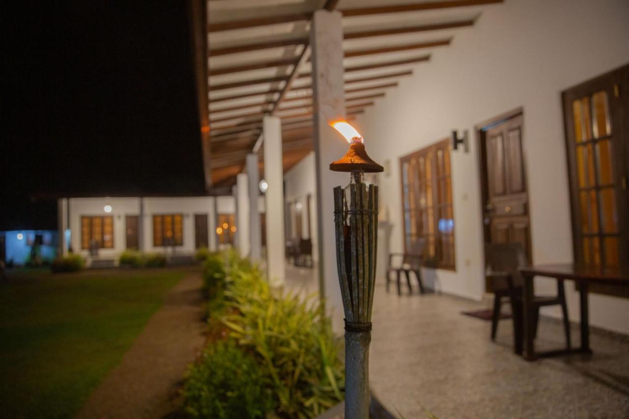 Escape Essence, Unawatuna - B&B
