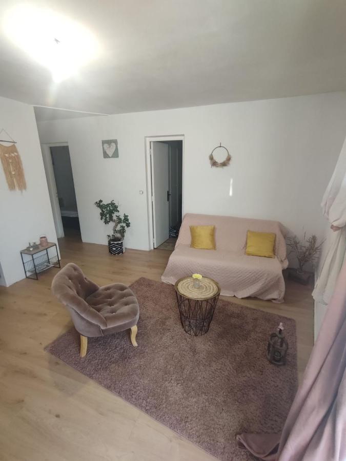 appartement dans maison de village - B&B