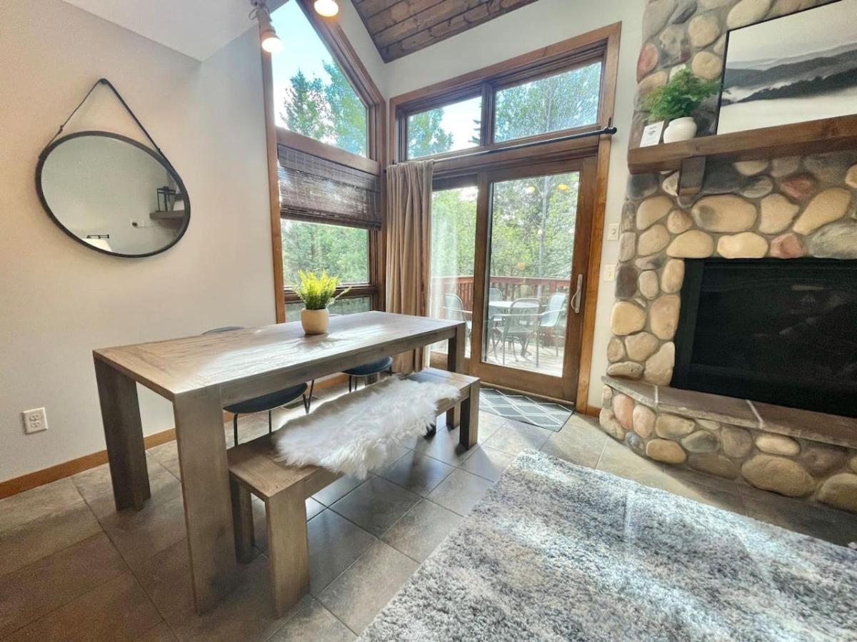 Ski in Ski out Townhome, Indoor and outdoor pools, hot tub, fire pits, and more - B&B Lutsen