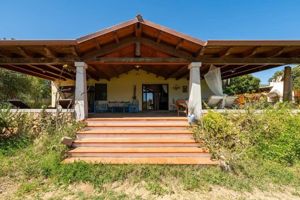 Al mare a Capo Comino - Bed and Breakfast