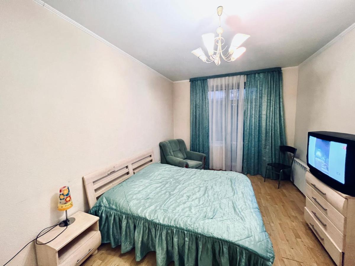 One-Bedroom Apartment with Balcony