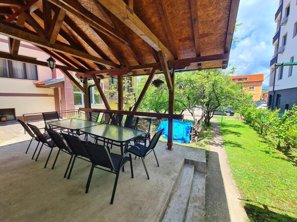 Maja Vujković Apartman 5 - B&B