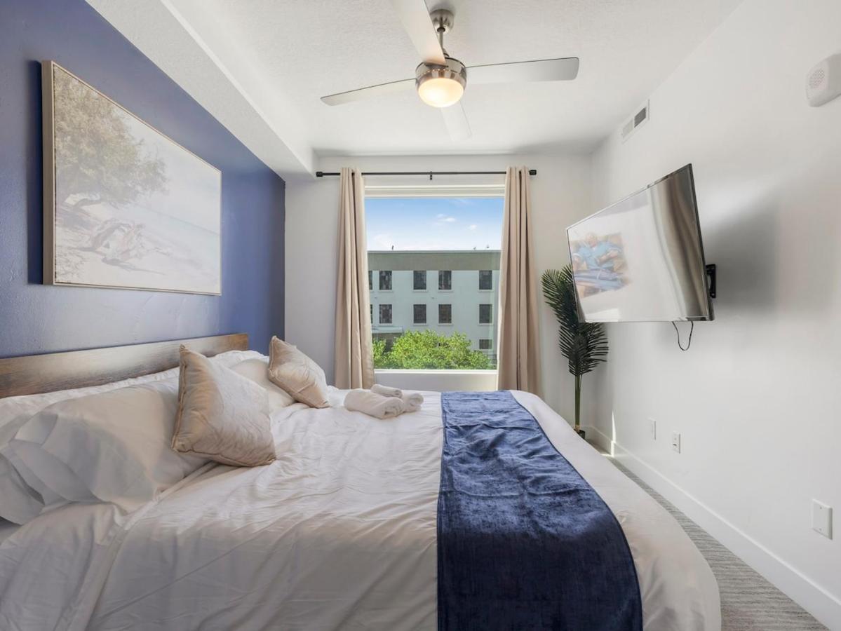 Apt in Heart of SLC - King Bed - Gym - Smart TV - B&B