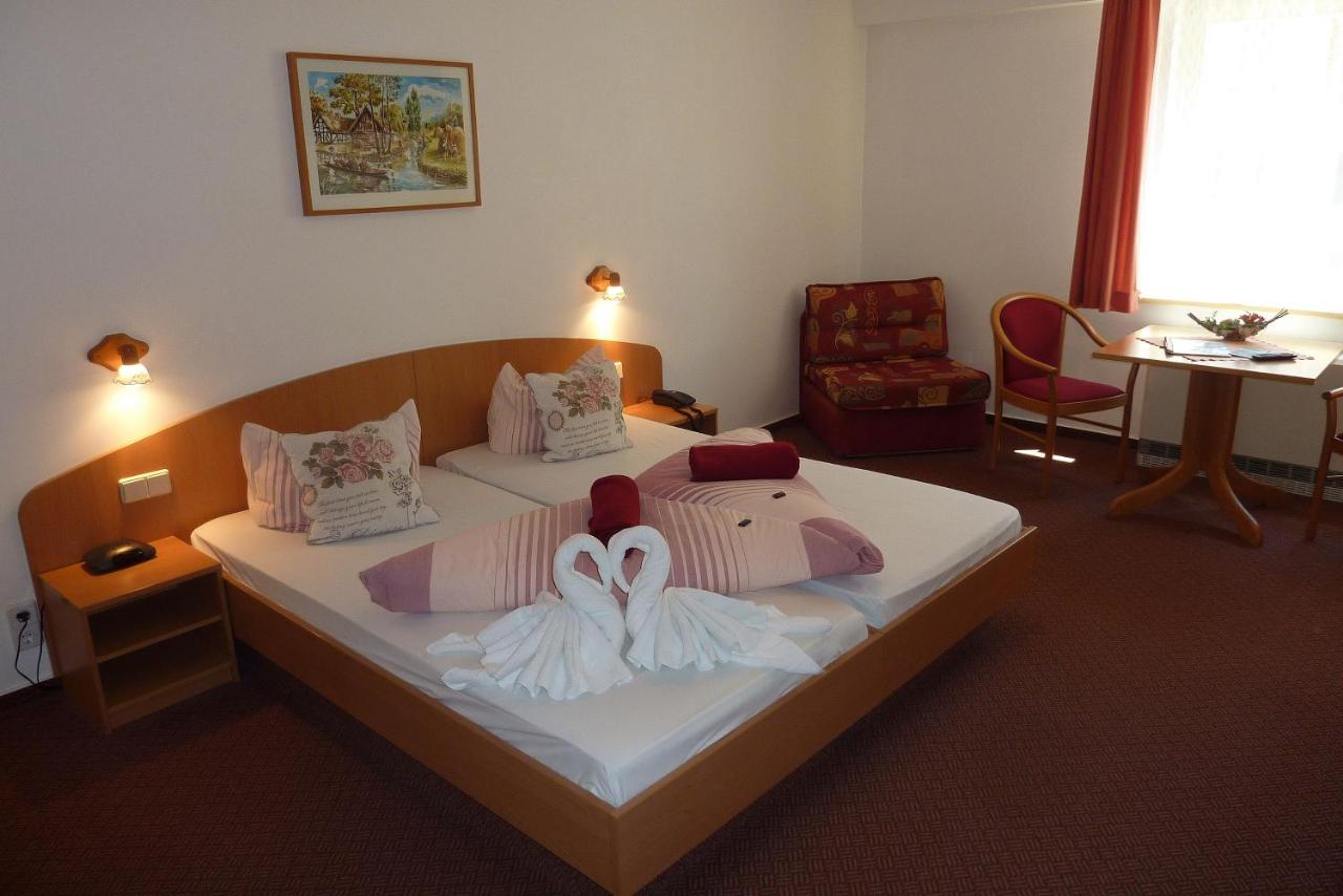 One-Bedroom Apartment (3 Adults)