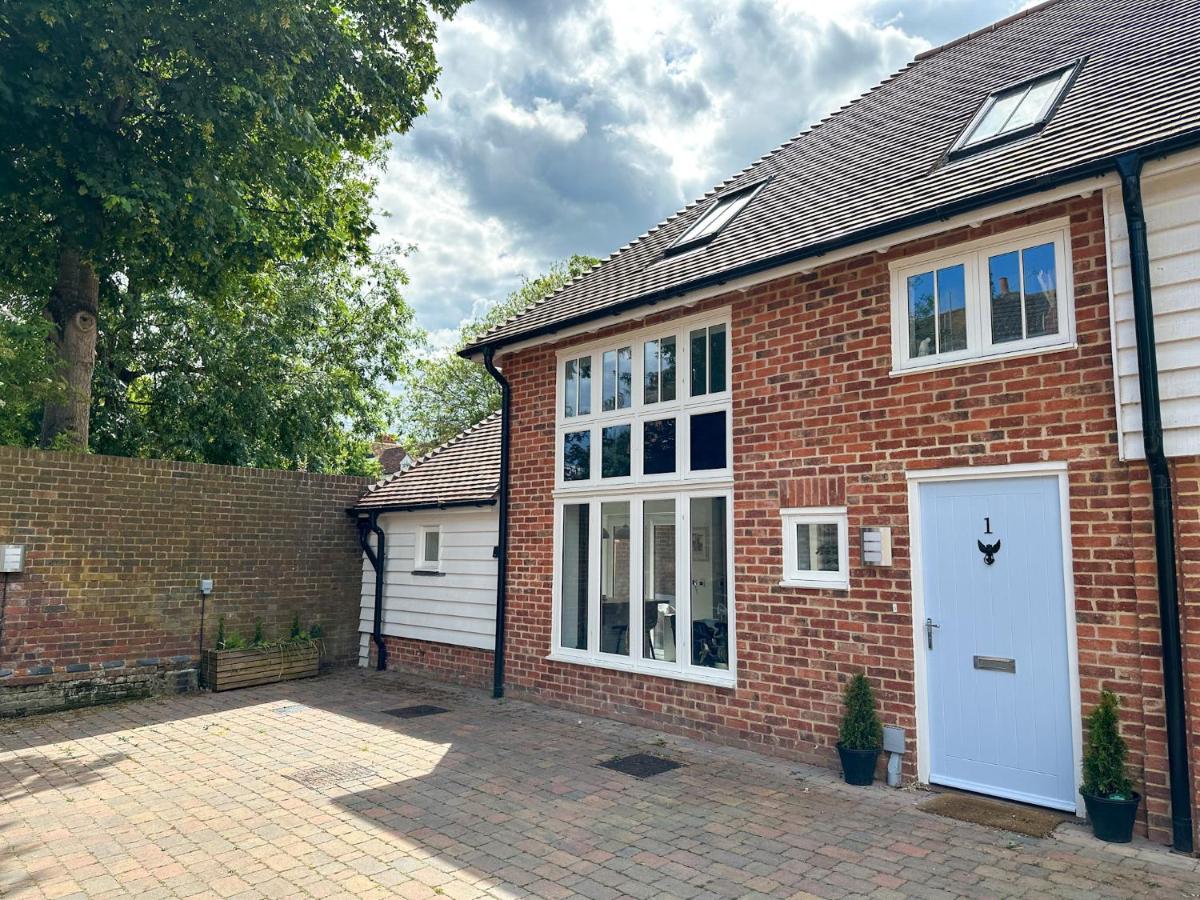 NEW Edwin Bing Mews -Luxury City Centre Home - FREE Parking - B&B